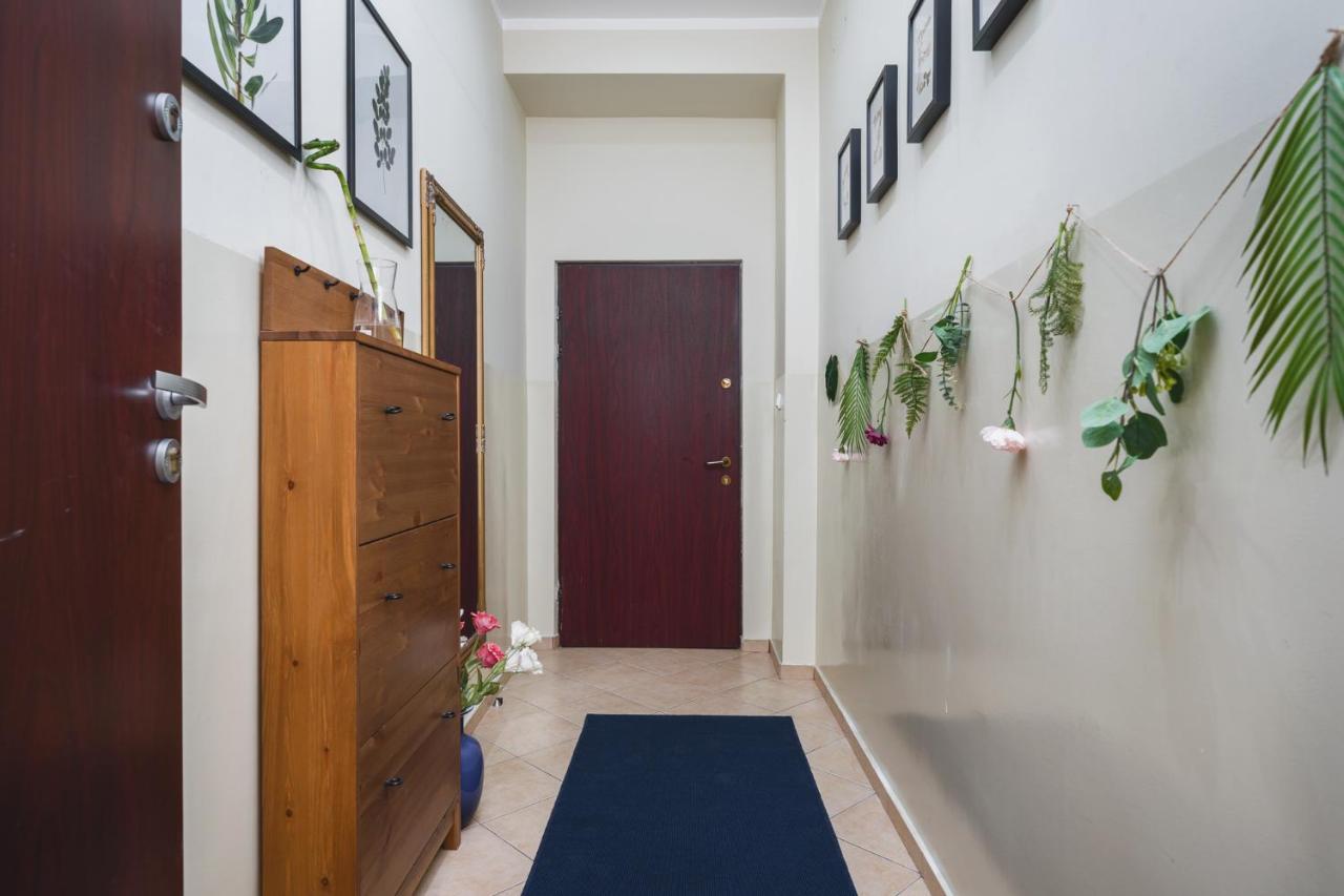 2 Bedroom Apartment Next To The Main Railway Station - By Upstairs Krakow Bagian luar foto